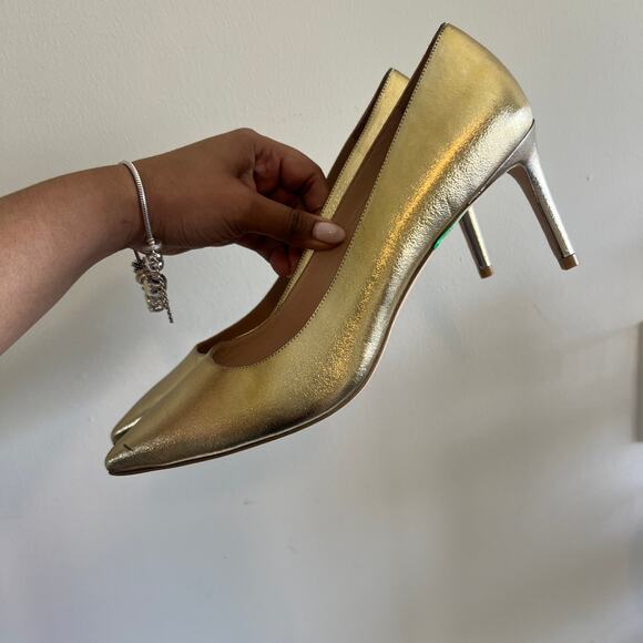 Stuart Weitzman Leather Metallic Gold Pumps 9.5 - Picture 4 of 9